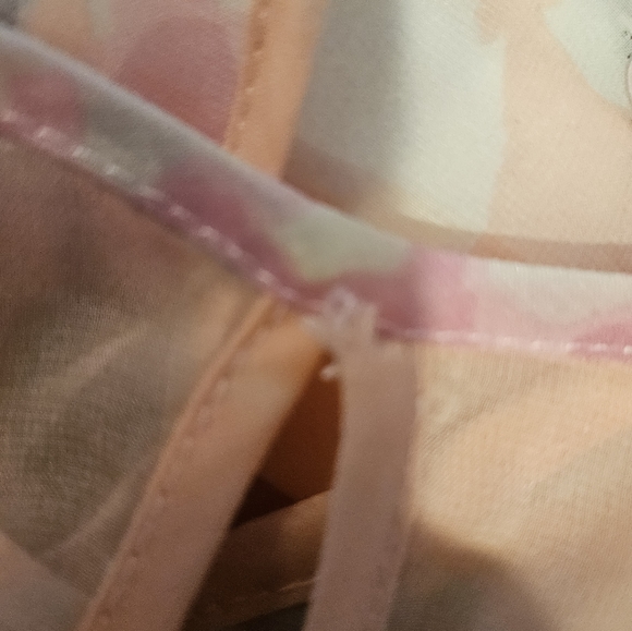 NWT Kismet sleveless sheer blouse. XL - Picture 7 of 7